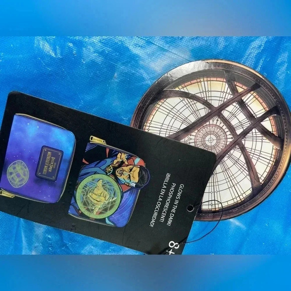 Marvel / Loungefly - Doctor Strange / Glow in the Dark Wallet - BNWT πͺπ§ββοΈ - Picture 5 of 16